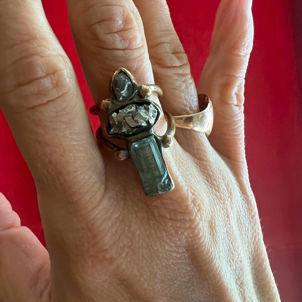 MIRANDA HOPE CRYSTAL RING - Picture 2 of 3